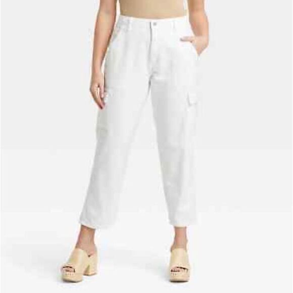 NWT Universal Thread Mid-Rise Boyfriend Jeans White Size 8 - Picture 2 of 8